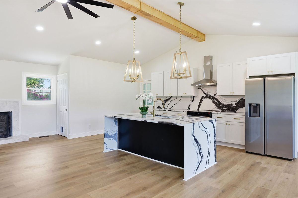 2909 Belmont Cir - Photo 5 of 35