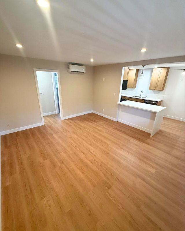 2229 1/2 Grand Ave - Photo 4 of 21