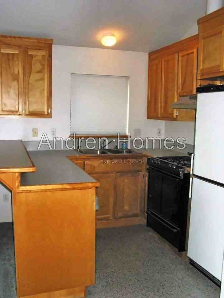 1841 Alice St #B - Photo 5 of 10