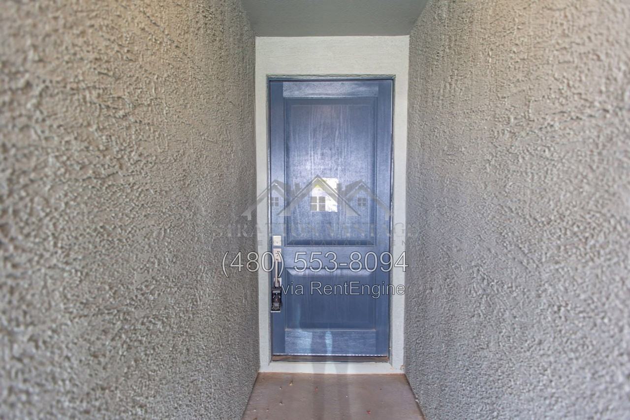 15249 W Latham St - Photo 7 of 50