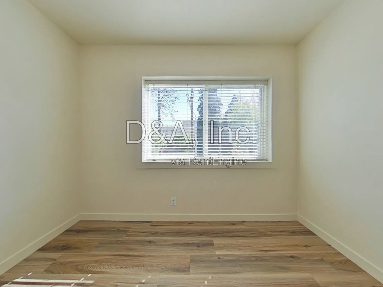 111 Nw 11th St #203 - Photo 5 of 9
