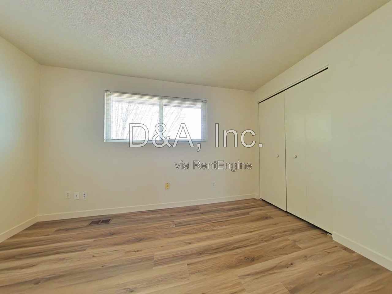 943 22nd Ave Sw - Photo 7 of 9