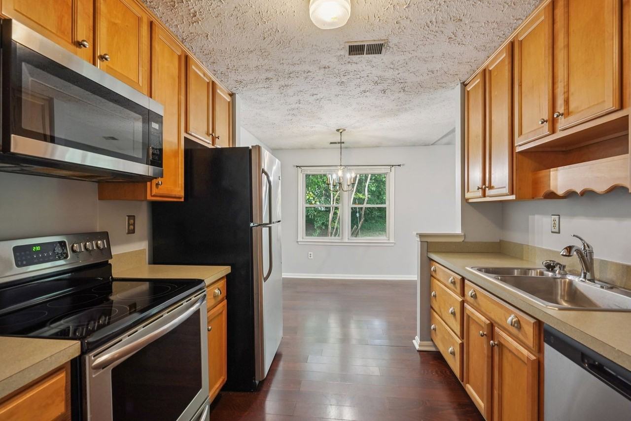 2317 Valery Ct - Photo 4 of 15