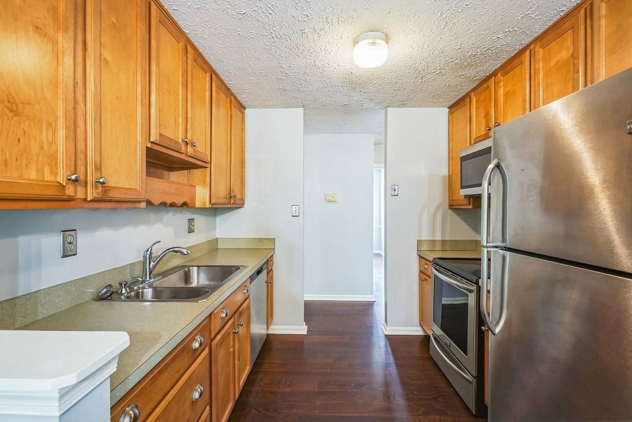 2317 Valery Ct - Photo 5 of 15