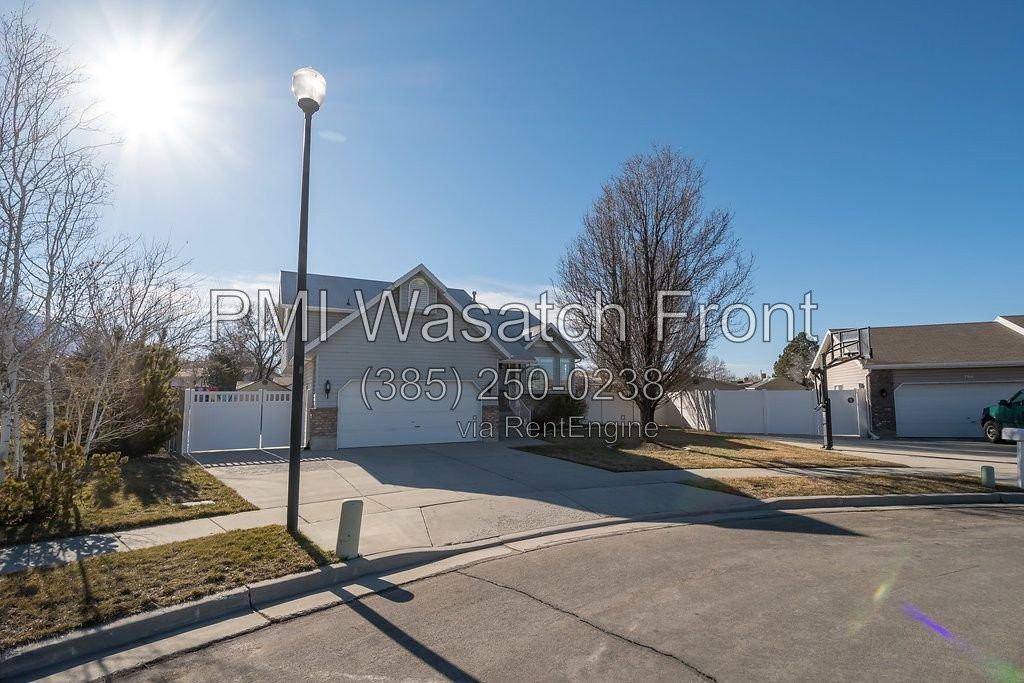 794 E Savannah Ct - Photo 2 of 28
