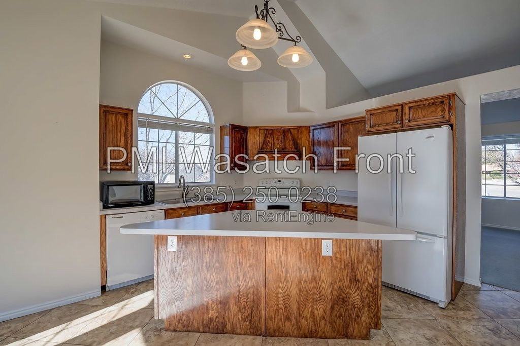 794 E Savannah Ct - Photo 4 of 28