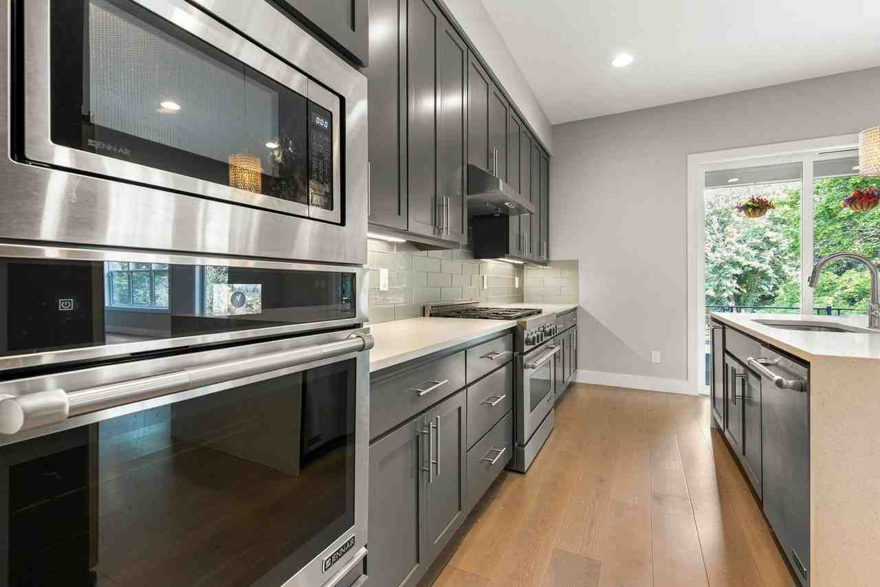 10805 Nw Cornell Rd - Photo 4 of 35
