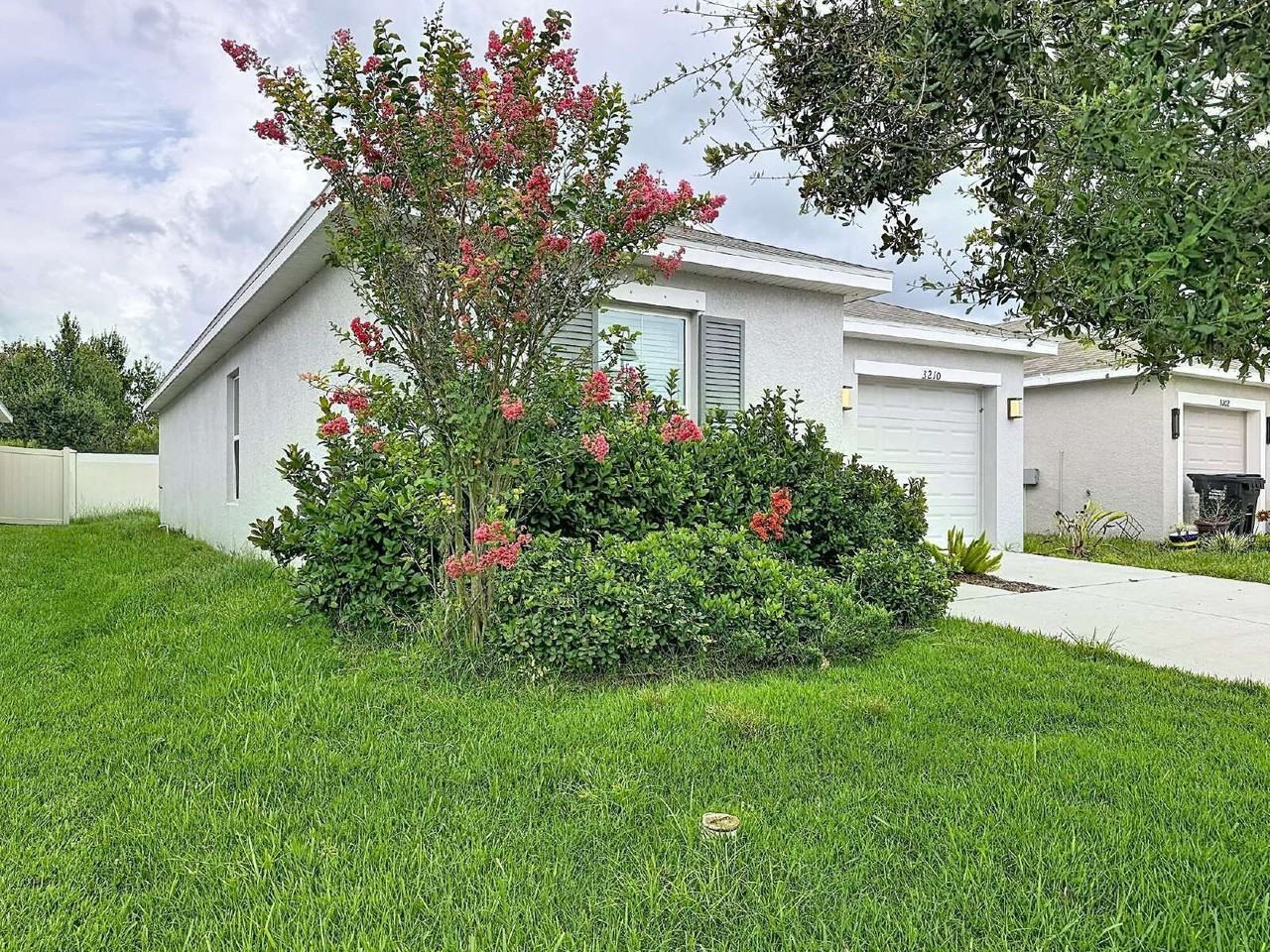 3210 Suncoast Plains Dr - Photo 2 of 28