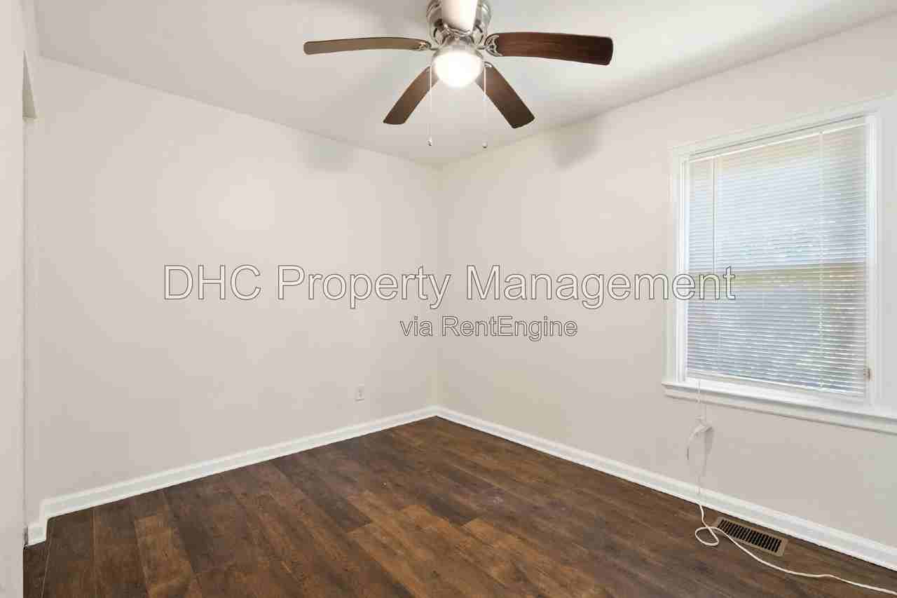 1421 Cobb Branch Dr - Photo 3 of 13