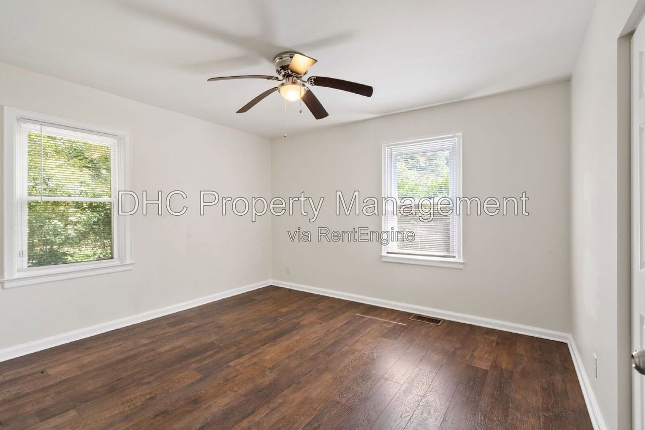 1421 Cobb Branch Dr - Photo 4 of 13