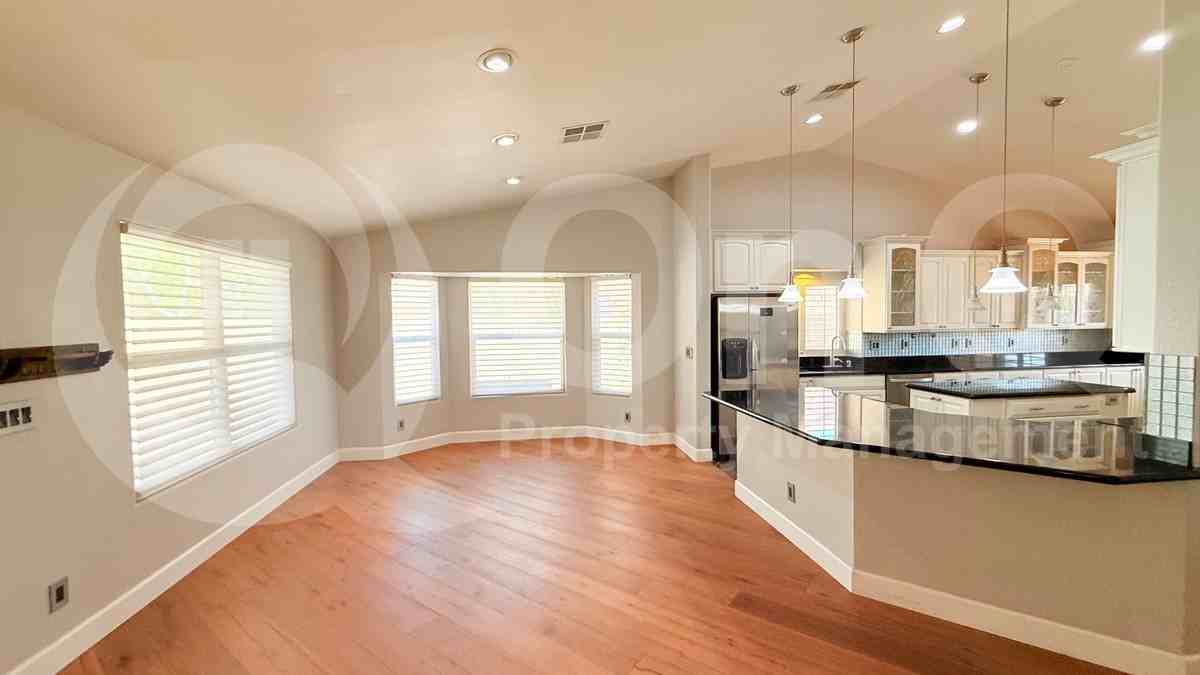 5508 E Kings Ave - Photo 4 of 30