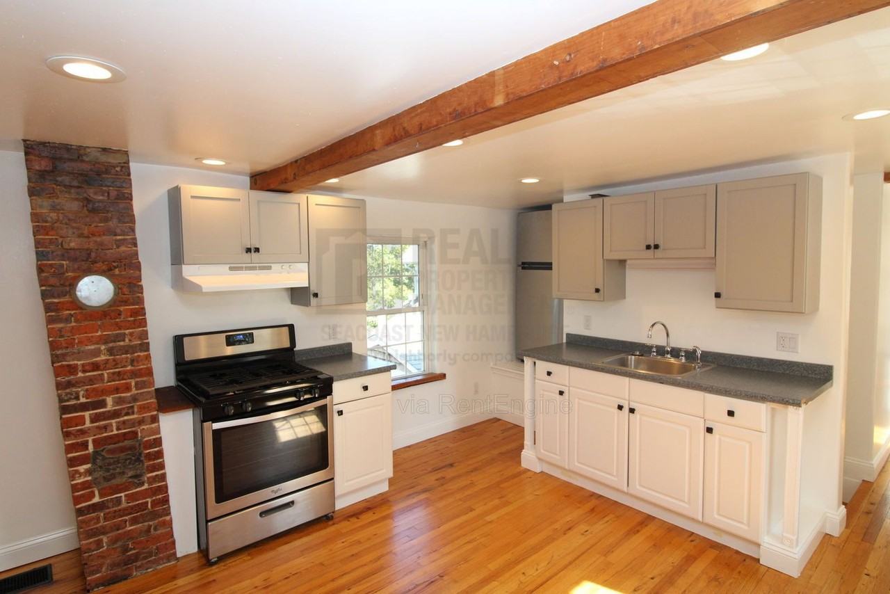 530 Portsmouth Ave - Photo 2 of 15