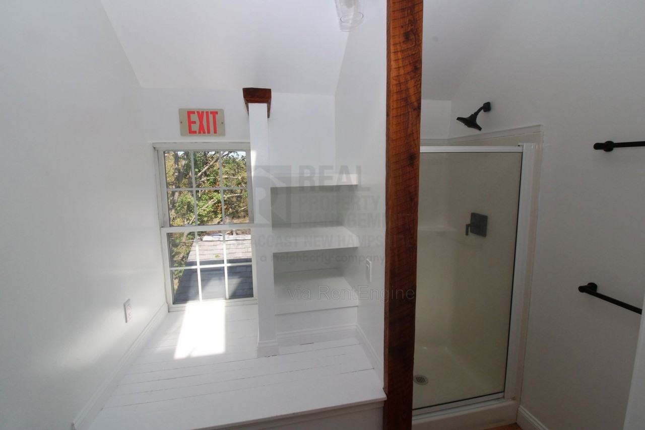530 Portsmouth Ave - Photo 6 of 15