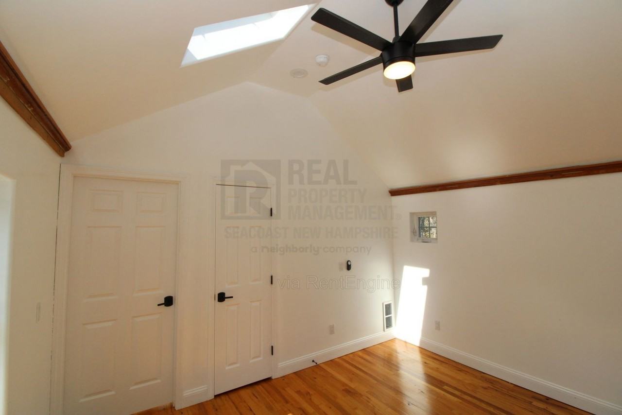 530 Portsmouth Ave - Photo 7 of 15