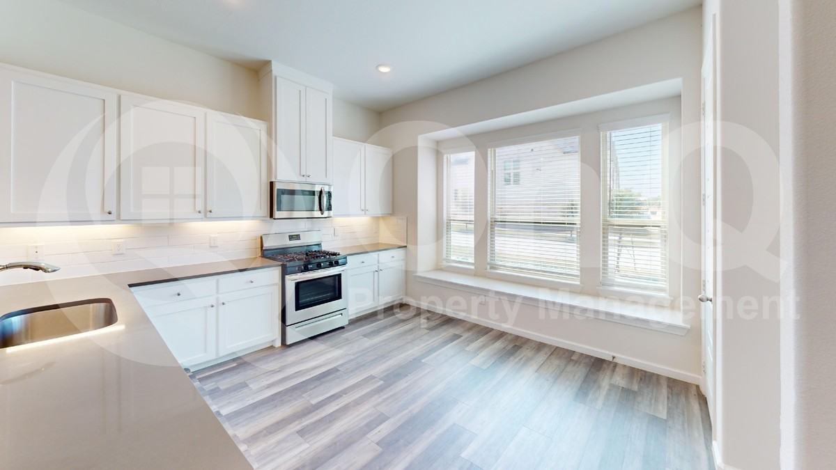 16082 Doe Lake Dr - Photo 4 of 19
