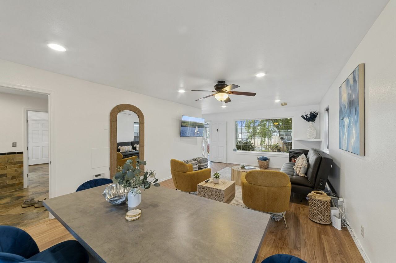 4132 Matia Dr - Photo 6 of 39