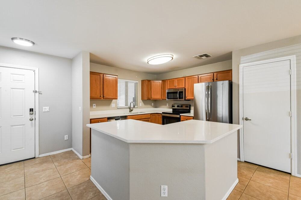 2541 S De Soto Rd - Photo 6 of 16