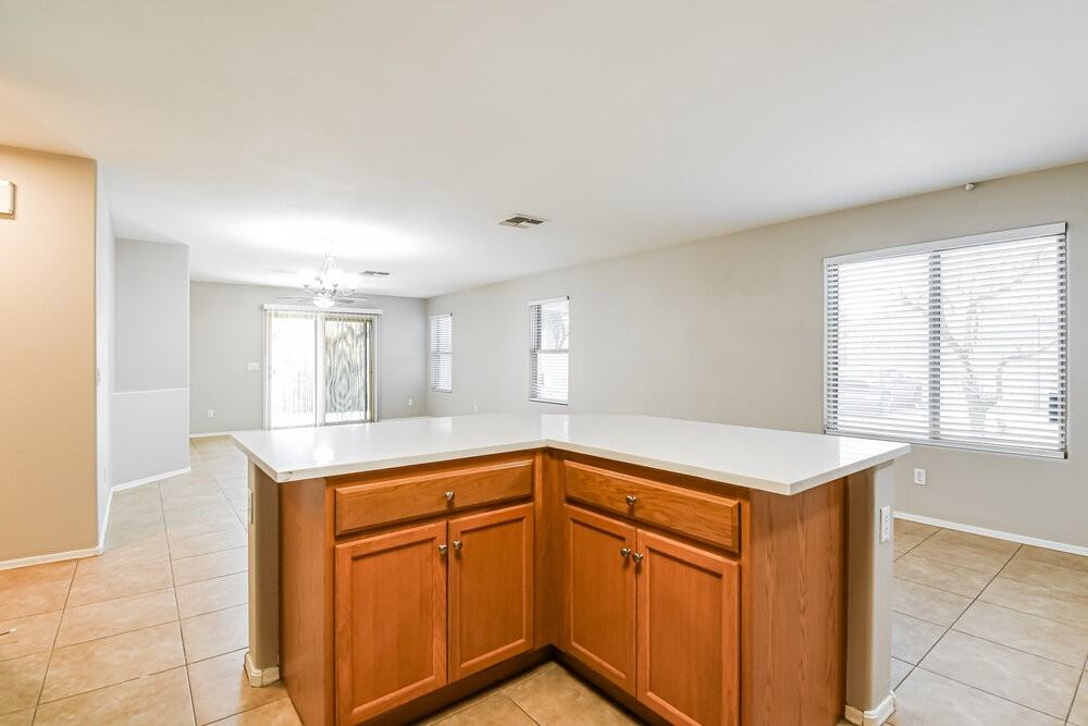 2541 S De Soto Rd - Photo 7 of 16