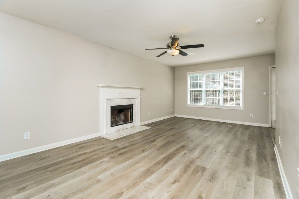 9490 Pebble Creek Ct - Photo 6 of 18