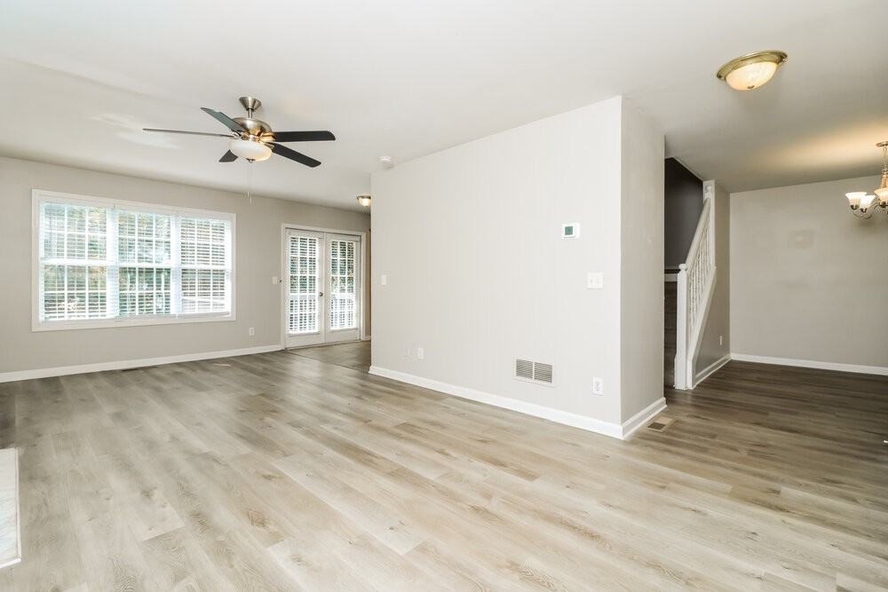 9490 Pebble Creek Ct - Photo 7 of 18