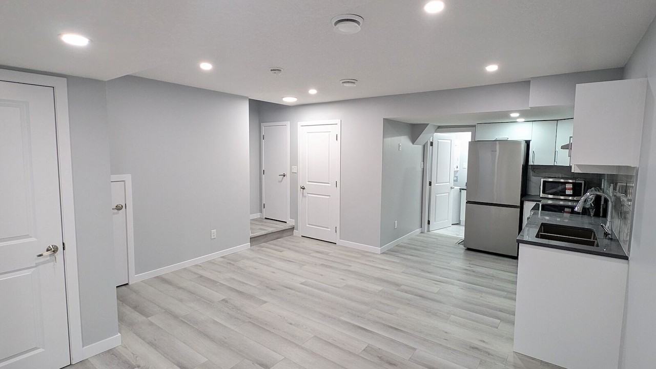 220 Salisbury Way - Photo 4 of 11