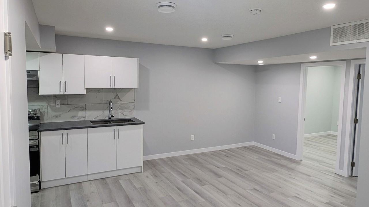 220 Salisbury Way - Photo 5 of 11