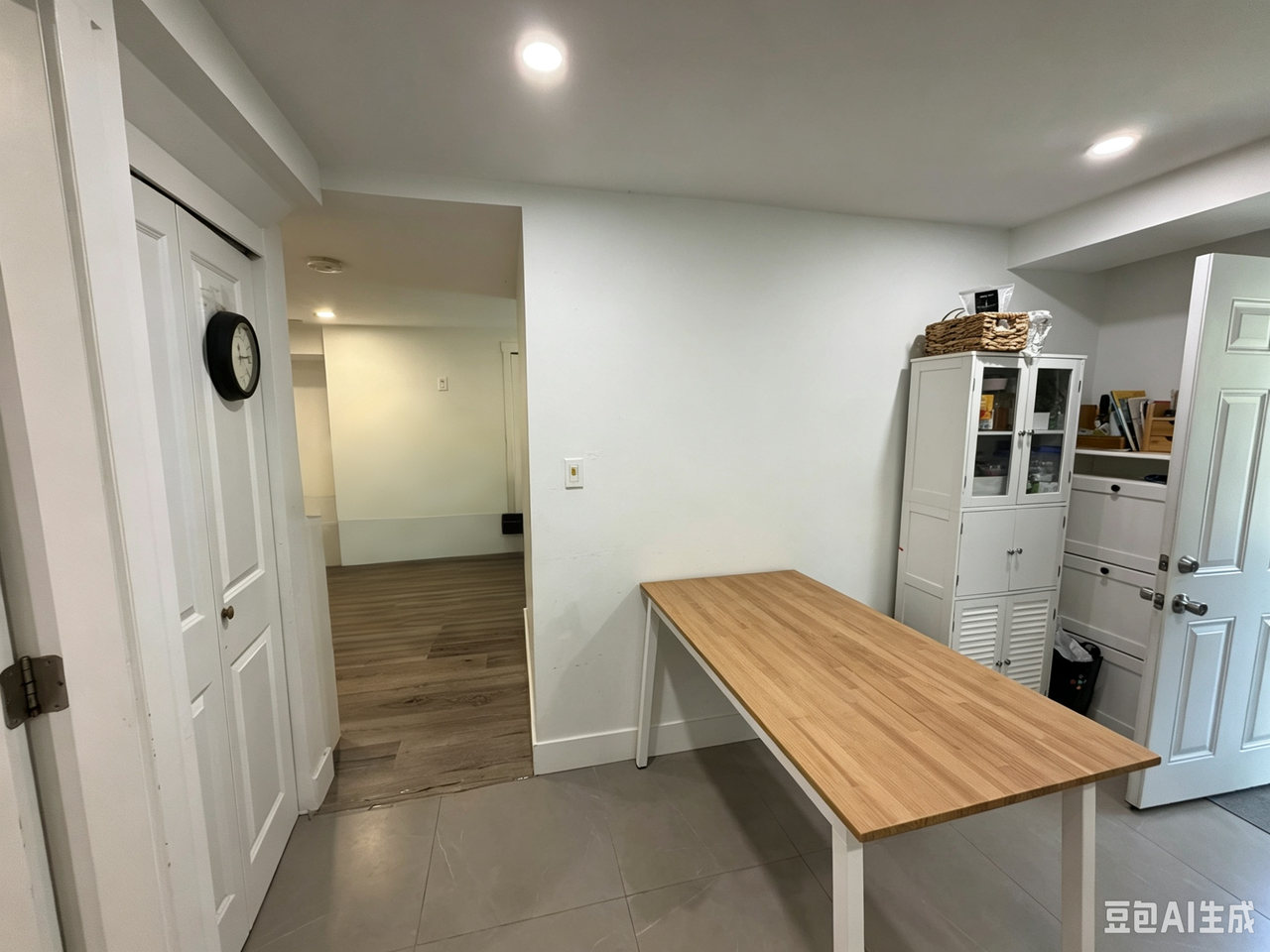 648 Sperling Avenue - Photo 4 of 16