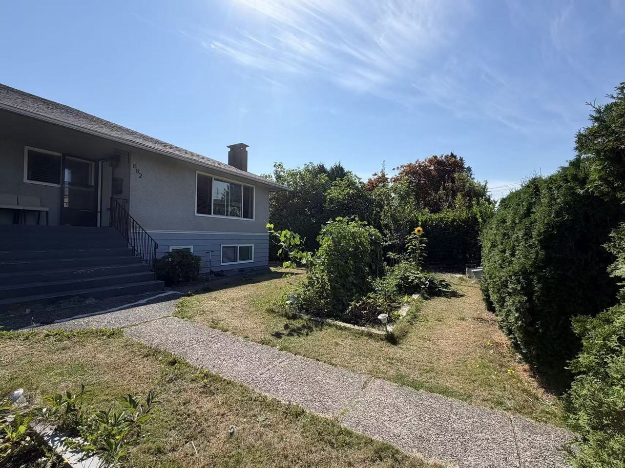 648 Sperling Avenue - Photo 2 of 16