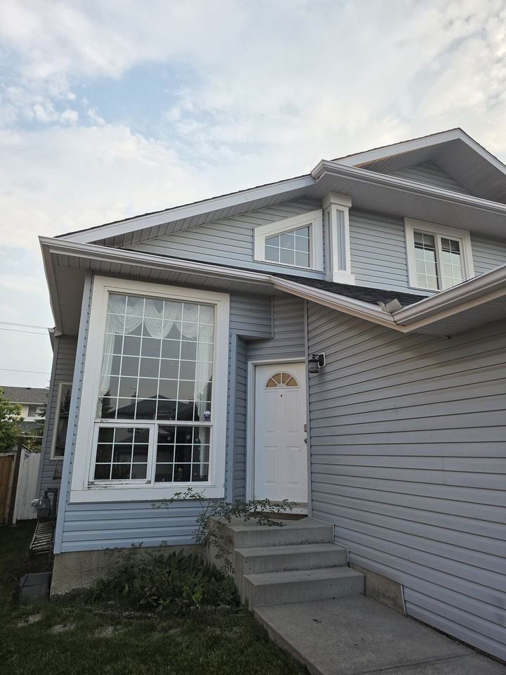 144 Citadel Close Nw - Photo 2 of 43
