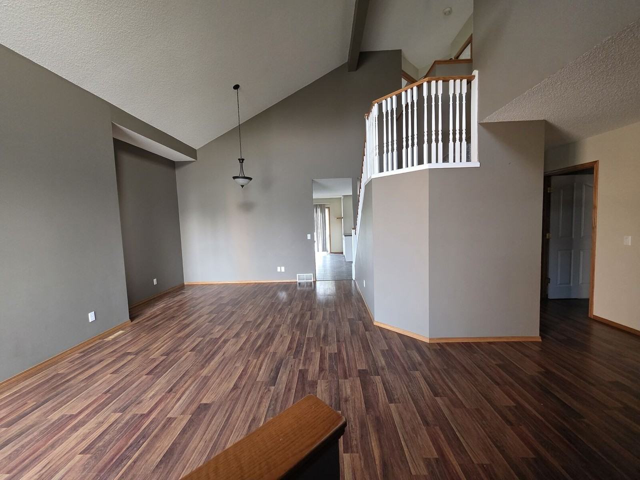 144 Citadel Close Nw - Photo 3 of 43