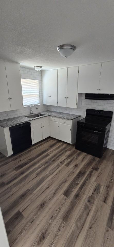 301 Skelly Dr #NA - Photo 4 of 9