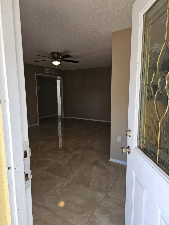 3406 W Pierson St #NA - Photo 4 of 34