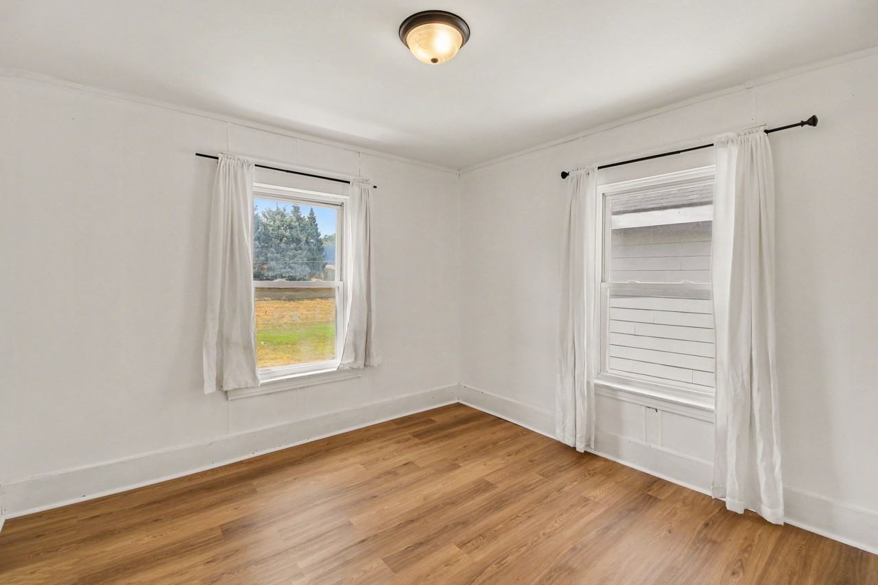 29 Coldbrook St Ne #2 - Photo 5 of 10