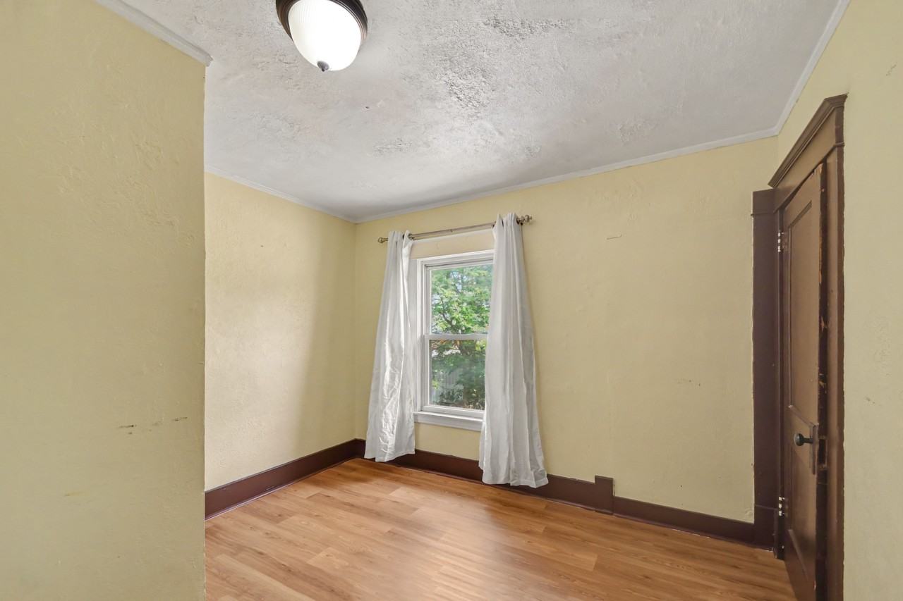 29 Coldbrook St Ne #2 - Photo 6 of 10