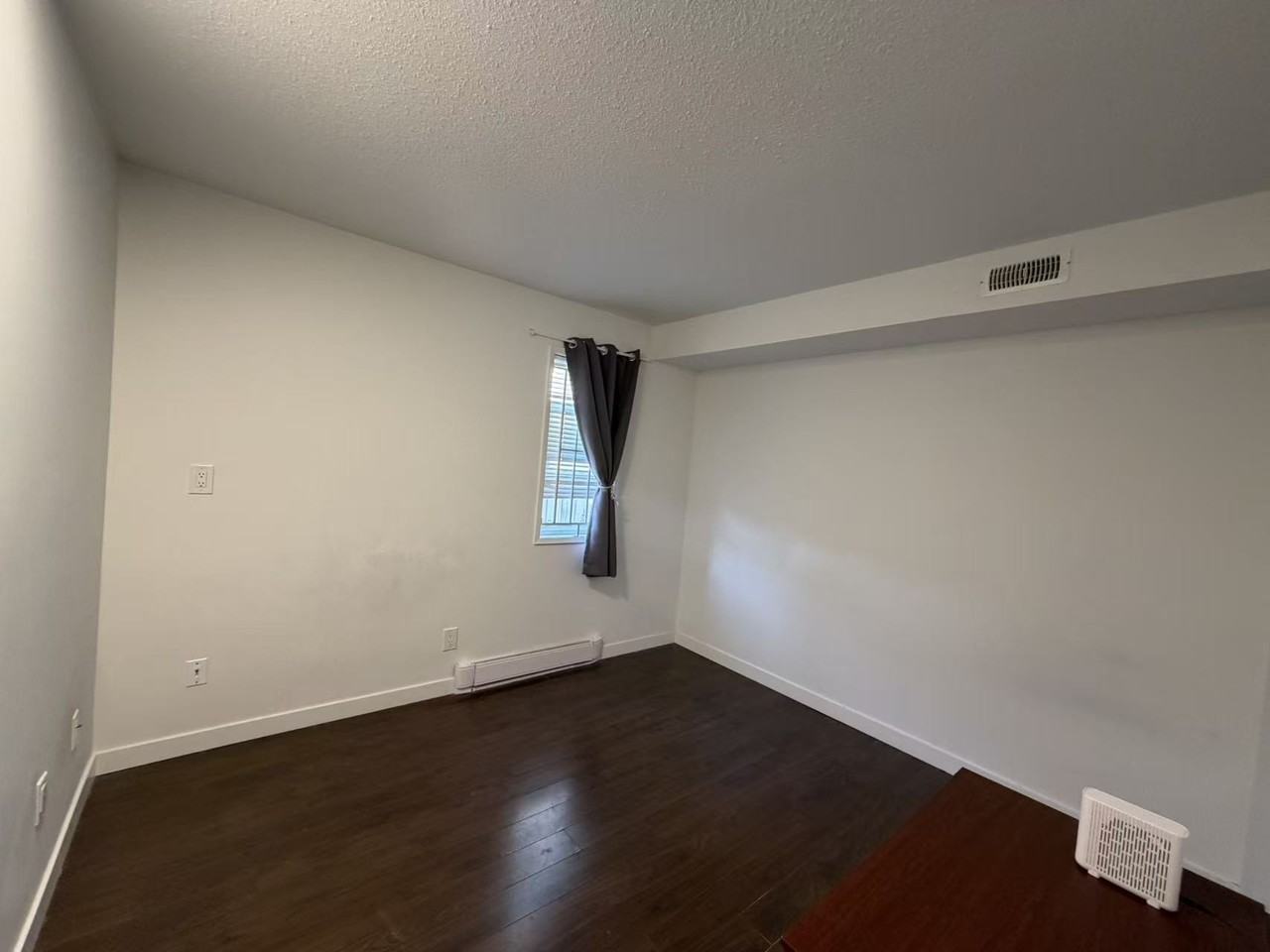 1886 East 52nd Avenue - Photo 6 of 12