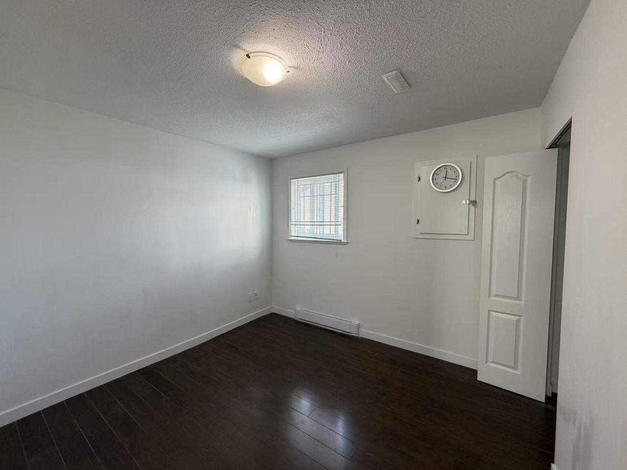 1886 East 52nd Avenue - Photo 7 of 12