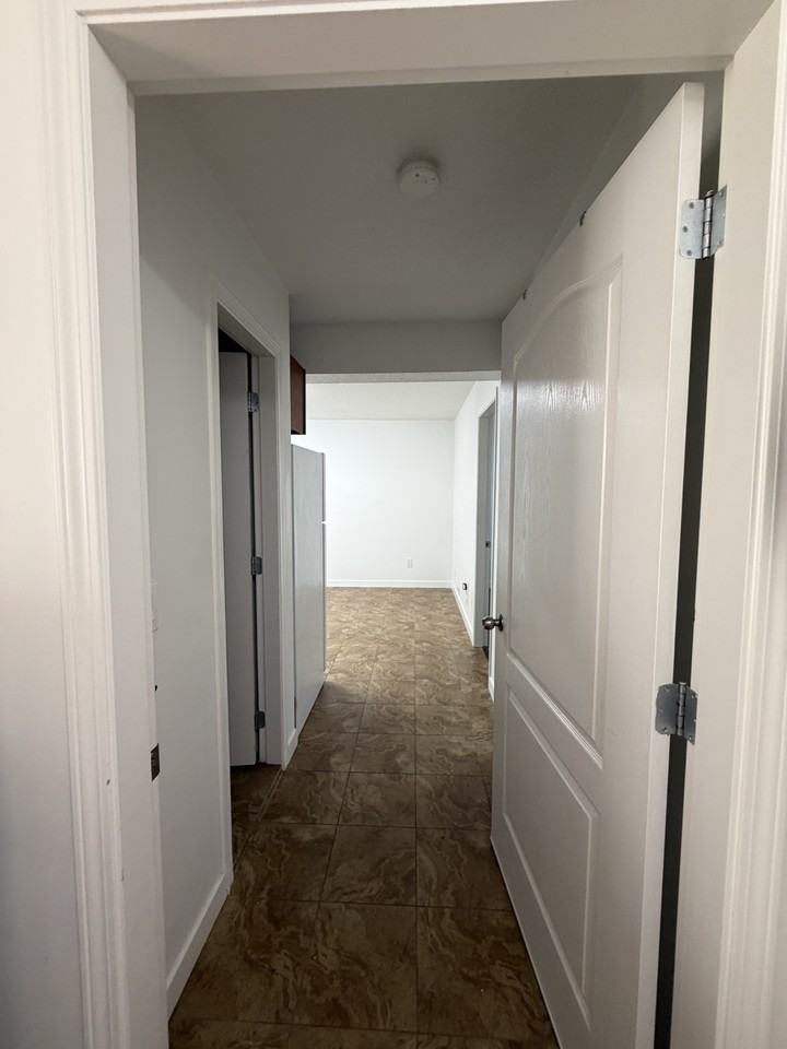1886 East 52nd Avenue - Photo 3 of 12