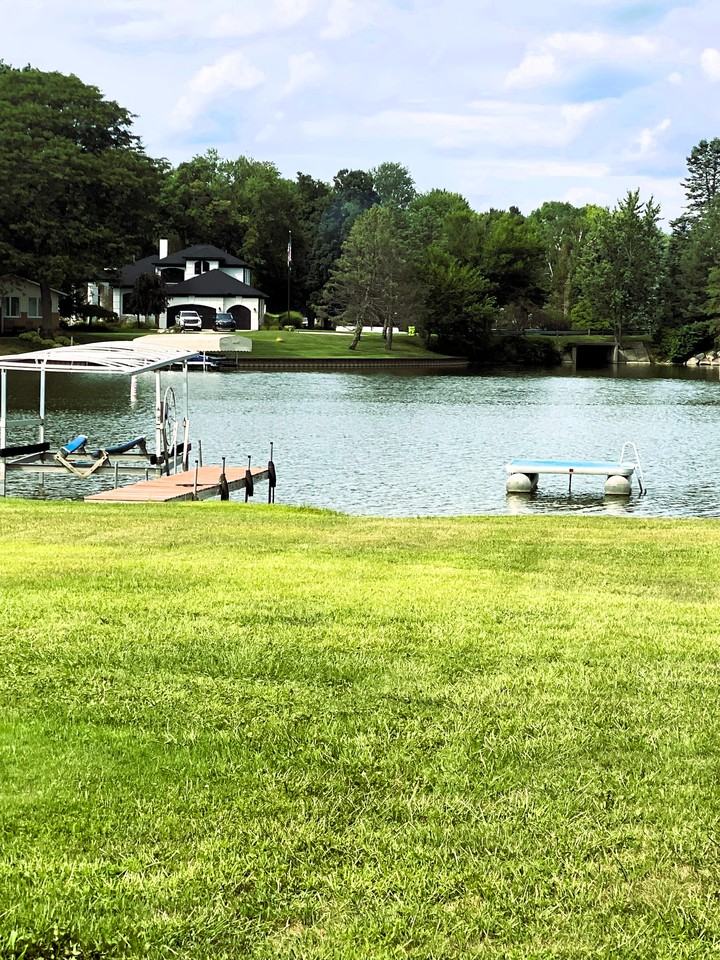 1611 Ludean Dr #NA - Photo 3 of 48
