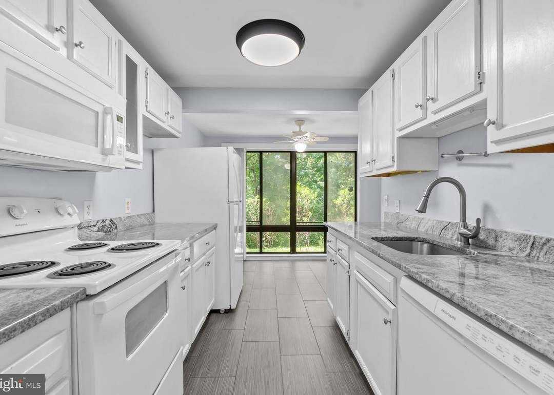 13200 Chalet Pl #102 - Photo 5 of 18