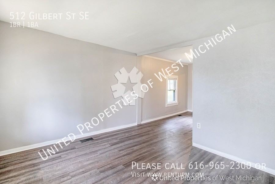 512 Gilbert St Se - Photo 4 of 17