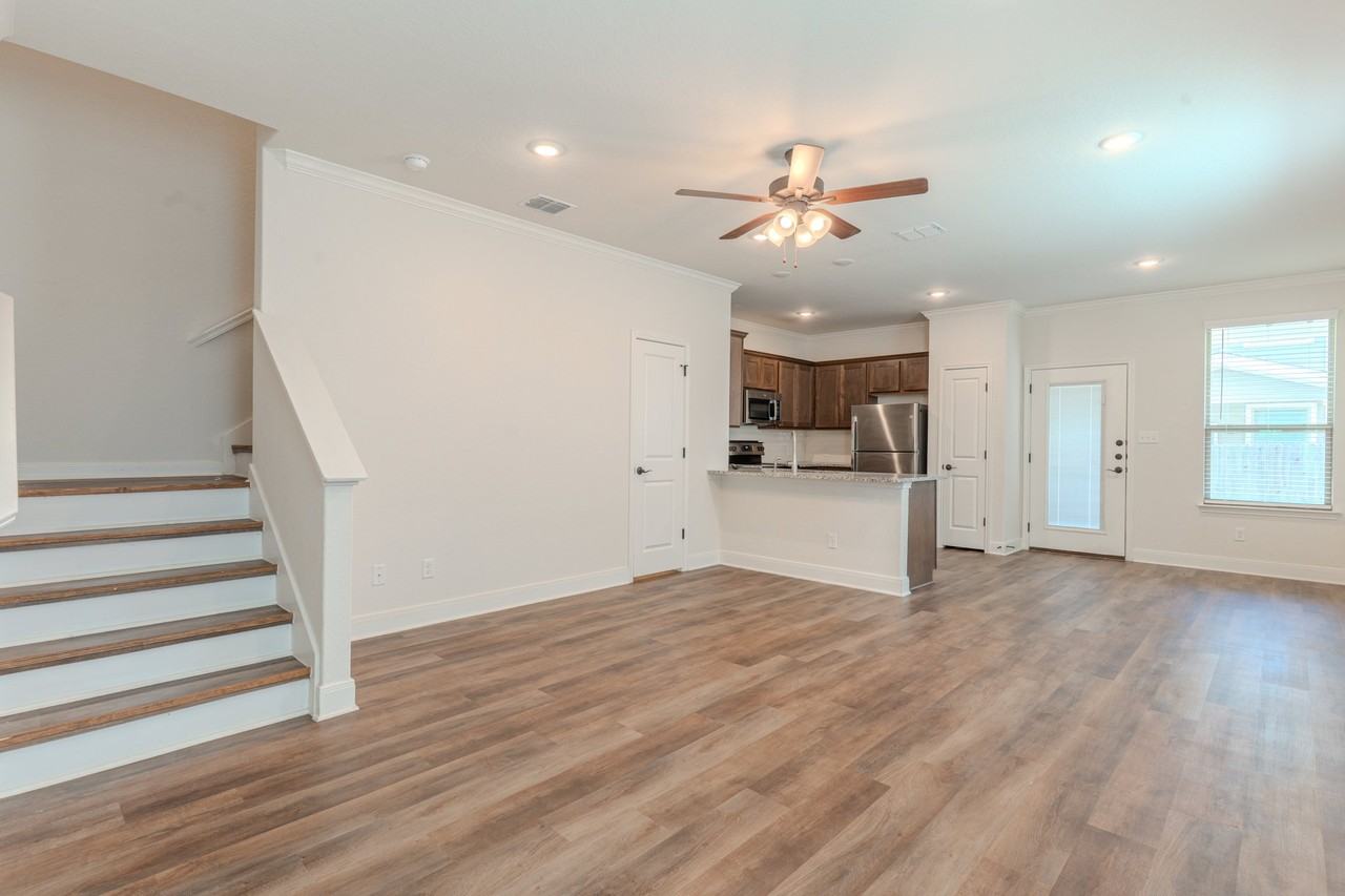 10310 Candlewood Way #101 - Photo 4 of 20