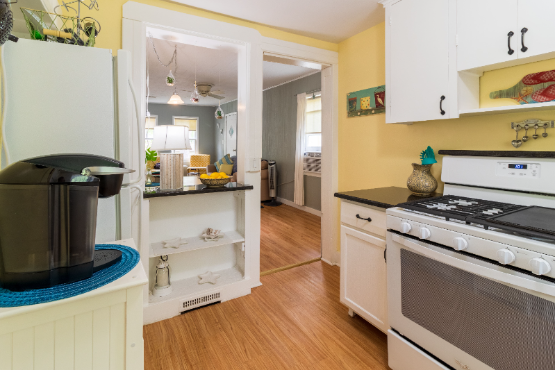 554 Prospect St - Photo 6 of 17