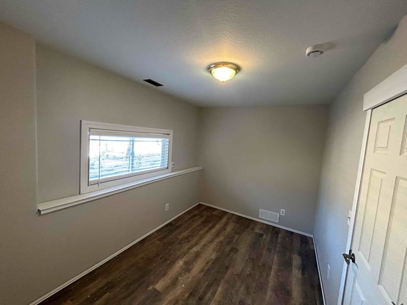 913 E Uintah St - Photo 5 of 18