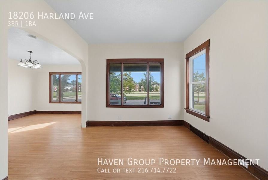 18206 Harland Ave - Photo 5 of 25