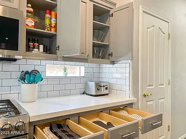 1454 E Morelos St - Photo 6 of 20