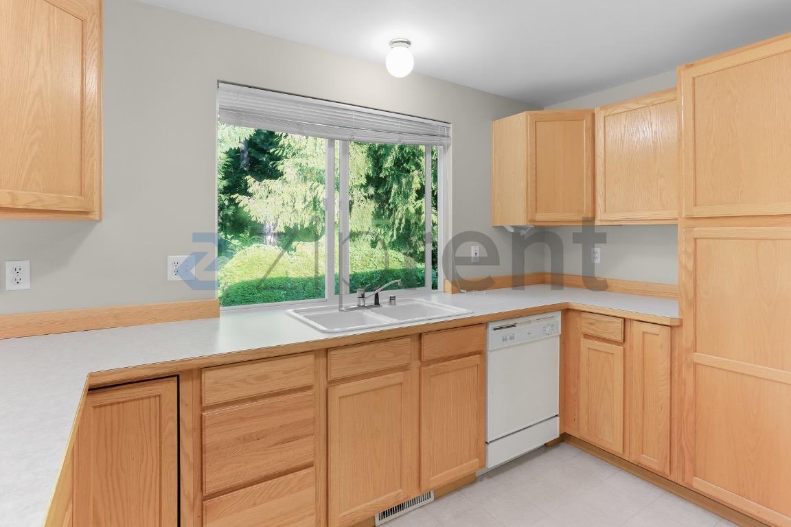 6402 Cypress St - Photo 7 of 21