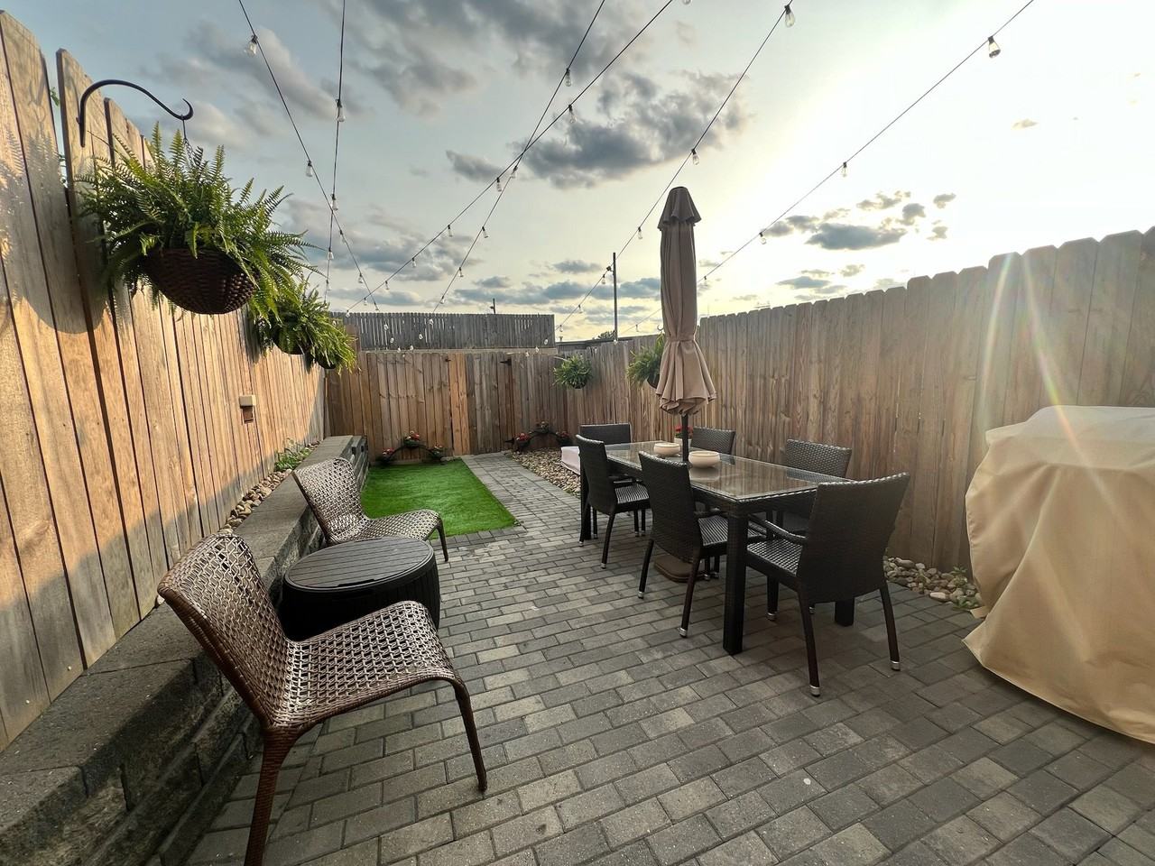 166 1/2 38th St - Photo 6 of 20