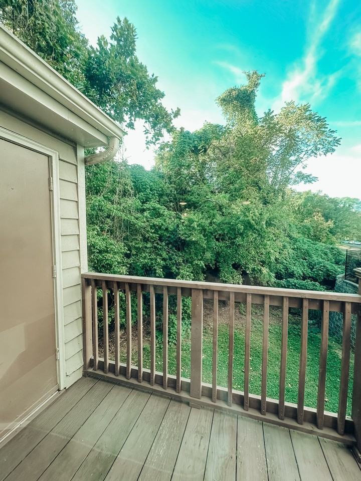 221 N Cedar St #B - Photo 4 of 8
