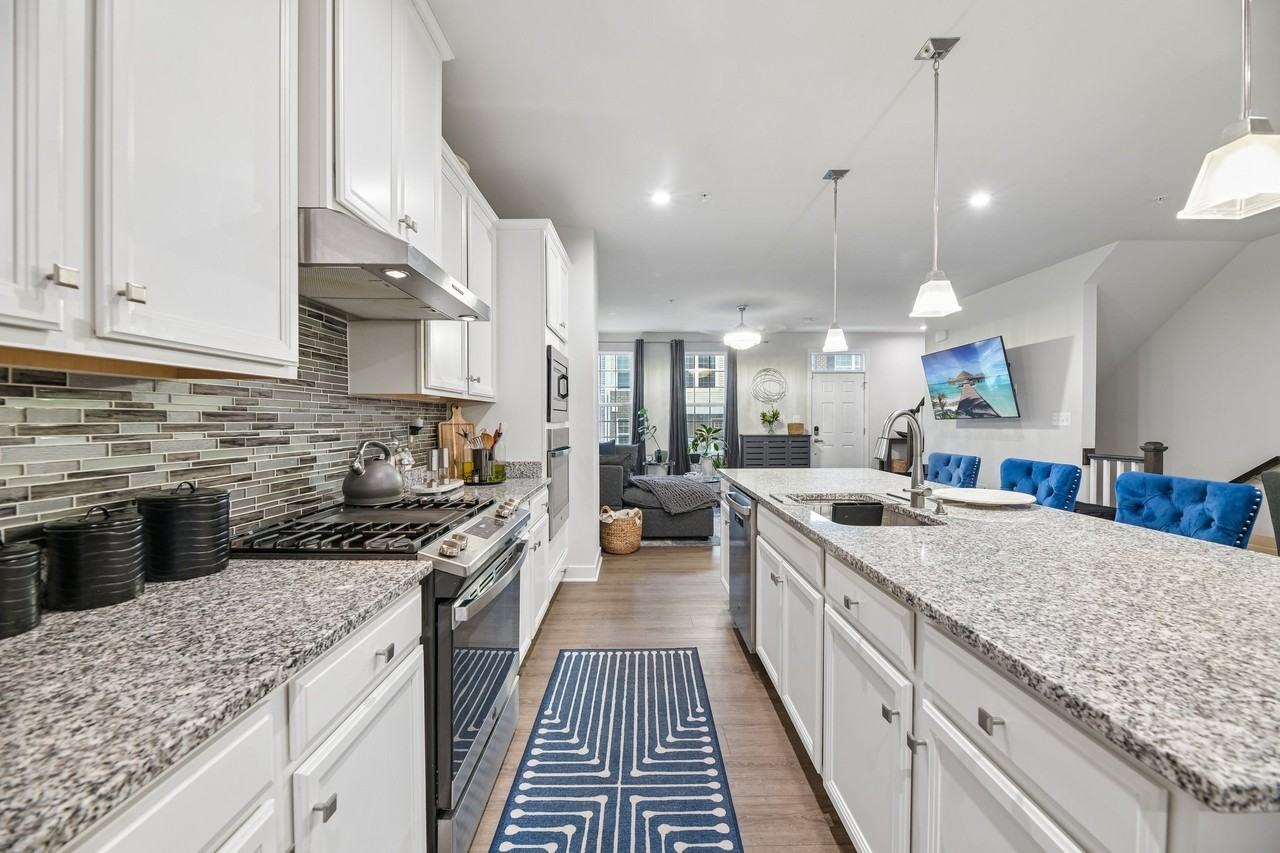 11310 Meridian Hill Way - Photo 4 of 20