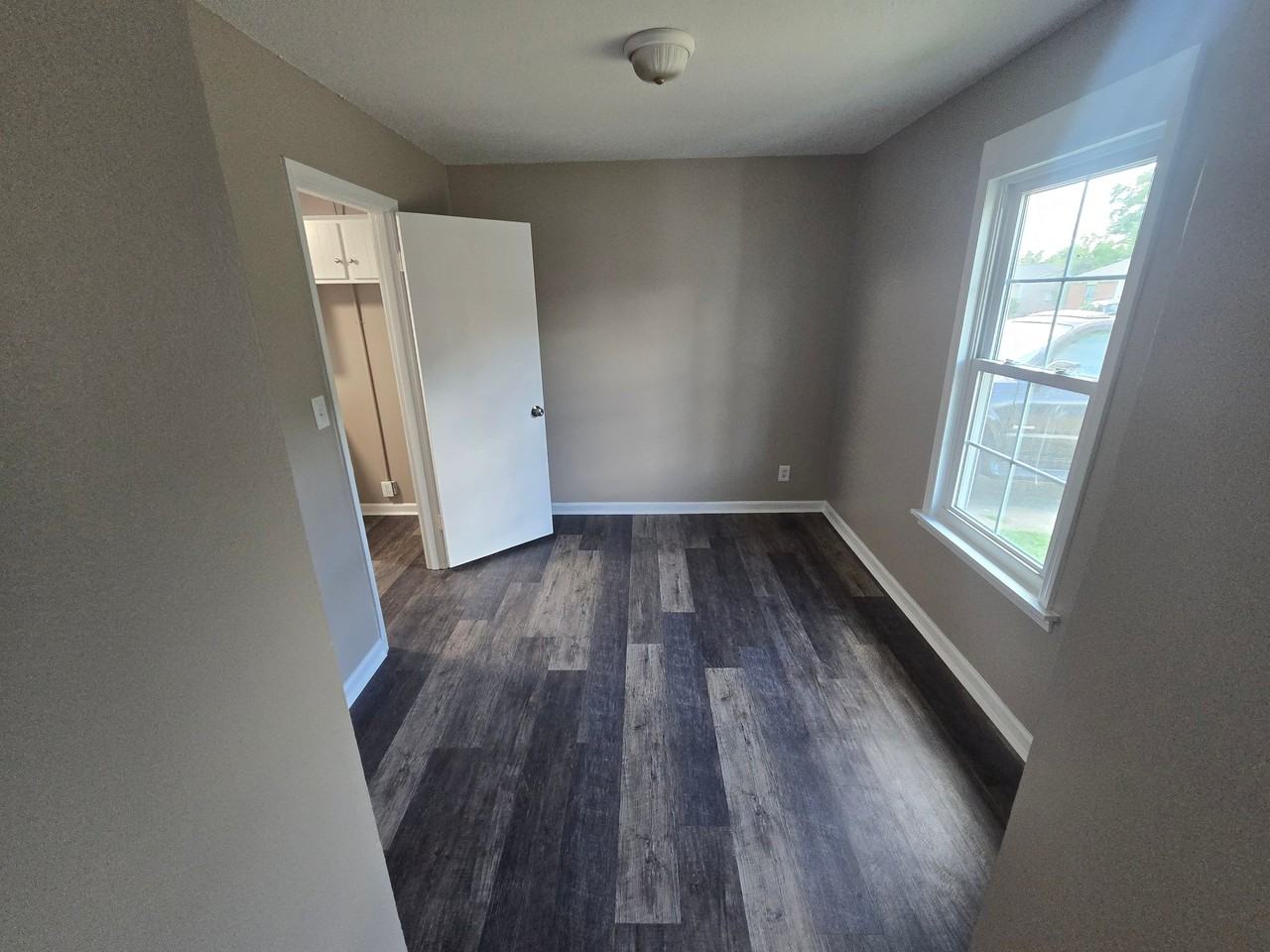 4512 Hurlston Dr - Photo 4 of 10